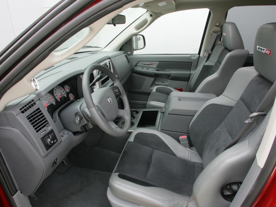  Dodge Ram SRT10 Quad Cab 2005 года  (фото 11 из 27)